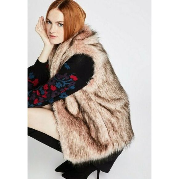 BCBGeneration Jackets & Blazers - BCBG Mauve Pink Faux Fur Vest SZ XXS MBQ
